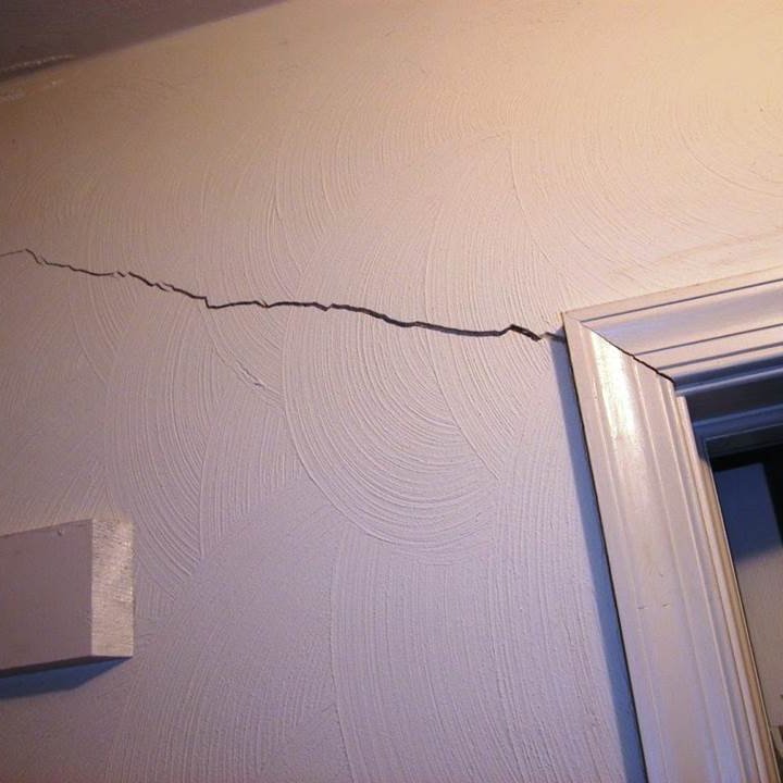 Crack and settlement investigation